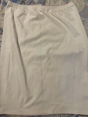 3x Classic White 31 in Nuggles Skirt